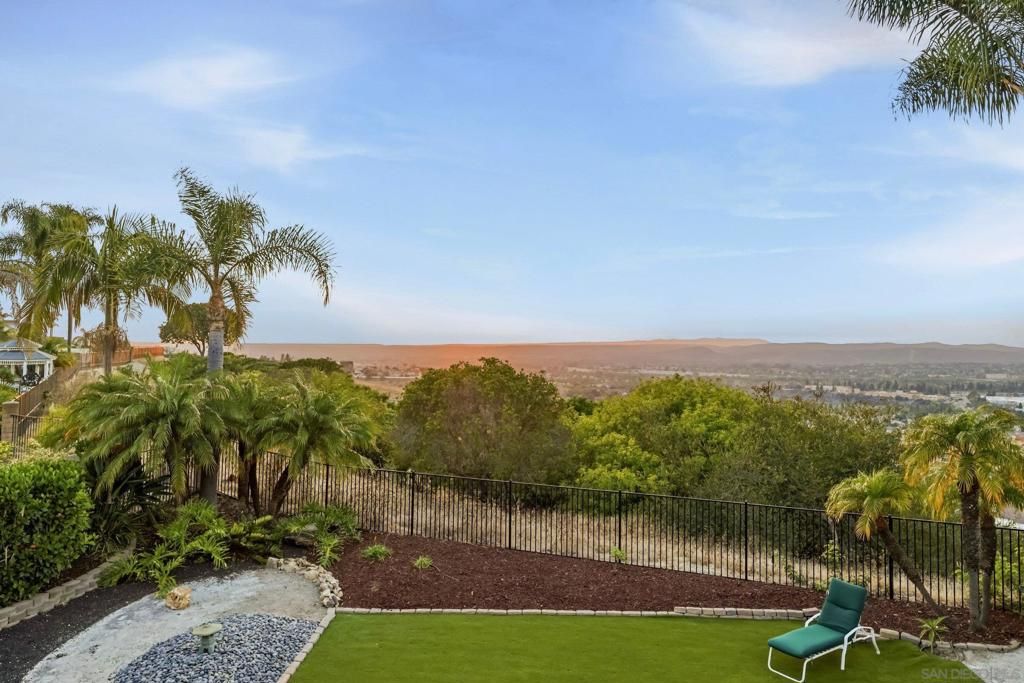 Image 35 of property listing at 5054 Avenida De La Plata, Oceanside, CA 92057