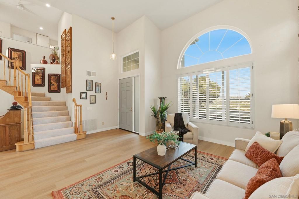 Image 4 of property listing at 5054 Avenida De La Plata, Oceanside, CA 92057
