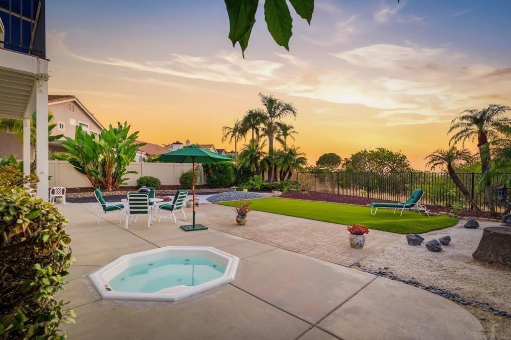 Image 5 of property listing at 5054 Avenida De La Plata, Oceanside, CA 92057