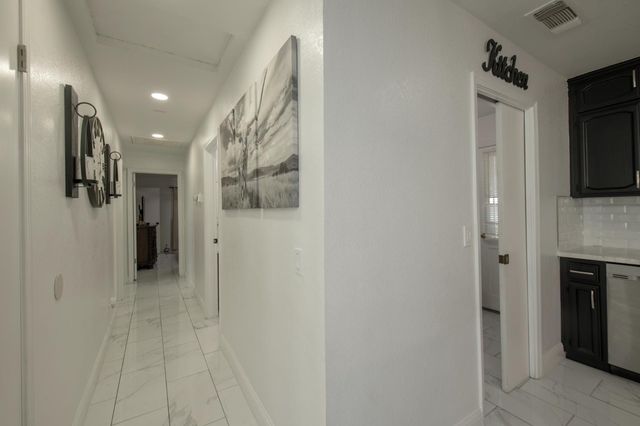 21096 E Weldon Avenue, Sanger, CA 93657