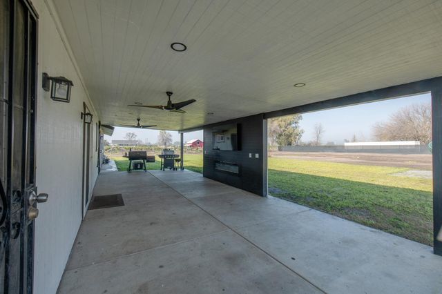 21096 E Weldon Avenue, Sanger, CA 93657