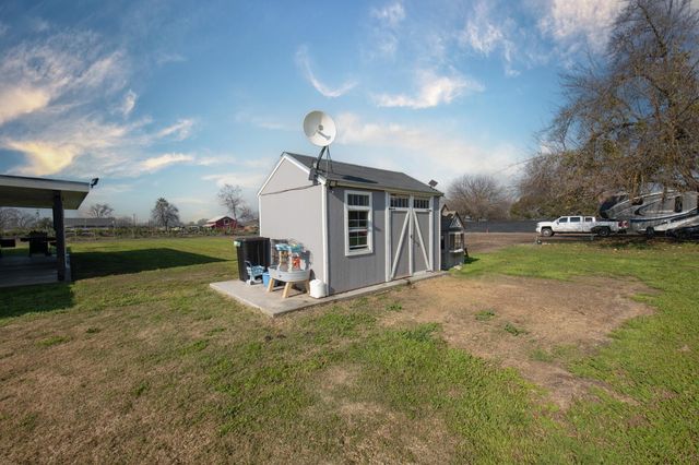 21096 E Weldon Avenue, Sanger, CA 93657