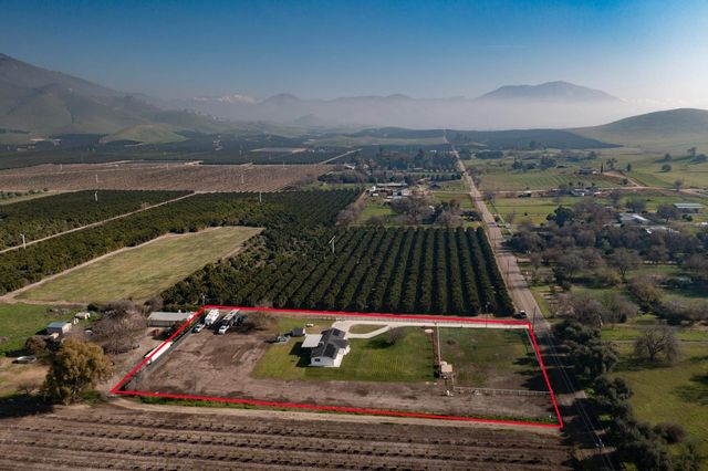 21096 E Weldon Avenue, Sanger, CA 93657