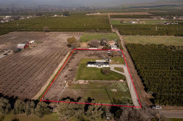 21096 E Weldon Avenue, Sanger, CA 93657