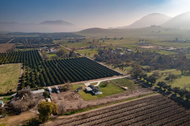 21096 E Weldon Avenue, Sanger, CA 93657