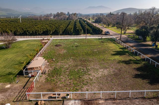 21096 E Weldon Avenue, Sanger, CA 93657