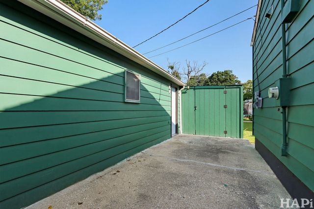 2440 W Cheyenne Road, Waukegan, IL 60087