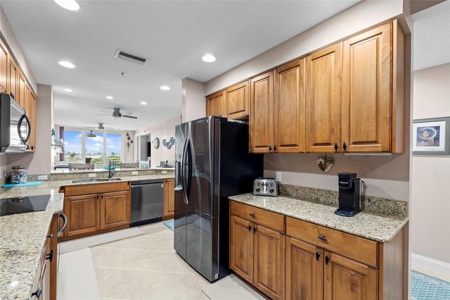 615 RIVIERA DUNES WAY 204, Palmetto, FL 34221