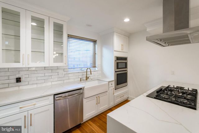 601 MCCLELLAN ST, Philadelphia, PA 19148