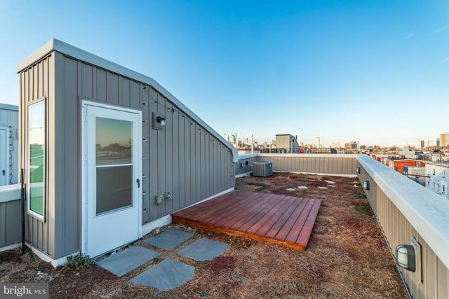 601 MCCLELLAN ST, Philadelphia, PA 19148