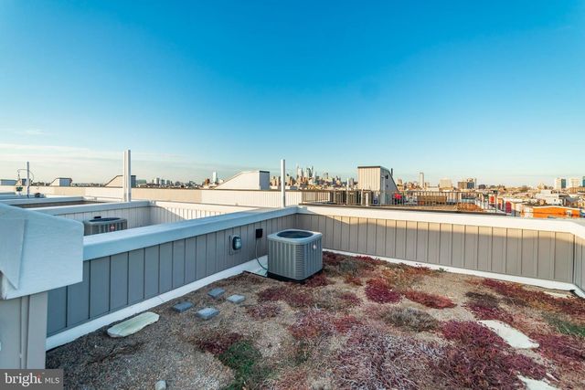 601 MCCLELLAN ST, Philadelphia, PA 19148