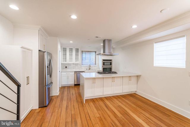 601 MCCLELLAN ST, Philadelphia, PA 19148