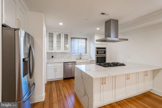 601 MCCLELLAN ST, Philadelphia, PA 19148