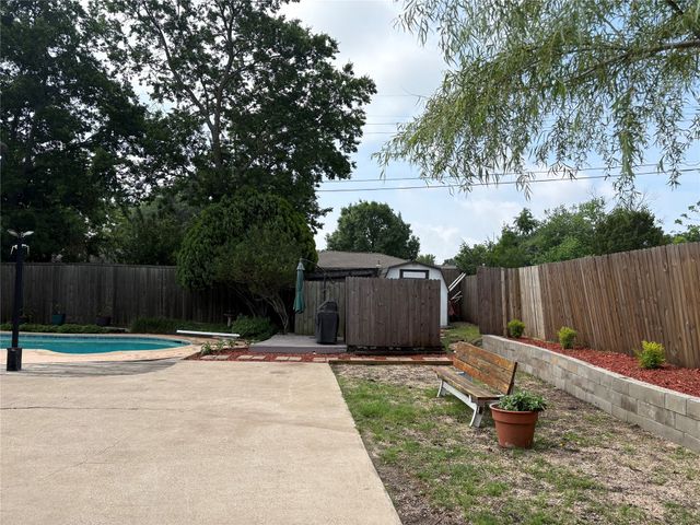 1010 Plateau Drive, Duncanville, TX 75116