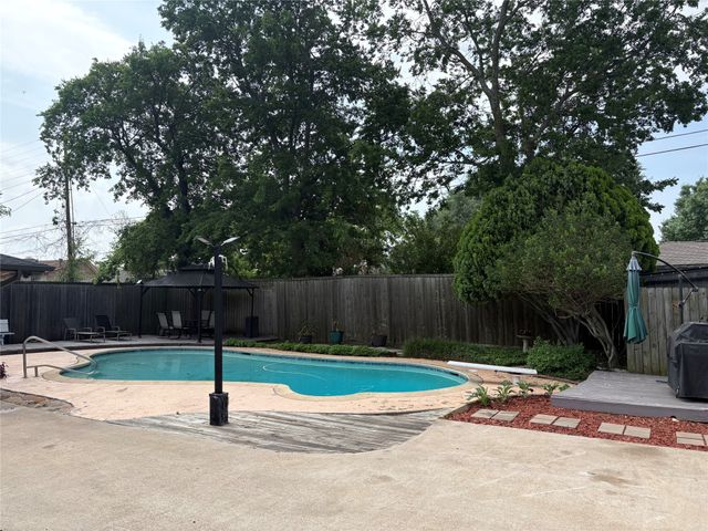 1010 Plateau Drive, Duncanville, TX 75116