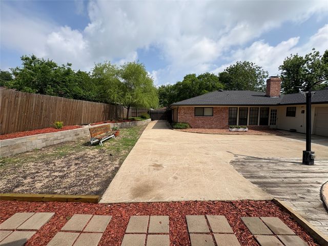 1010 Plateau Drive, Duncanville, TX 75116