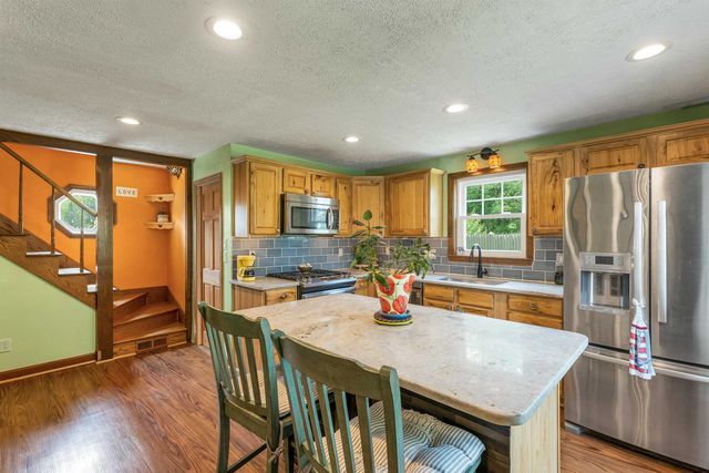 17 Desaulnier Street, Goffstown, NH 03045