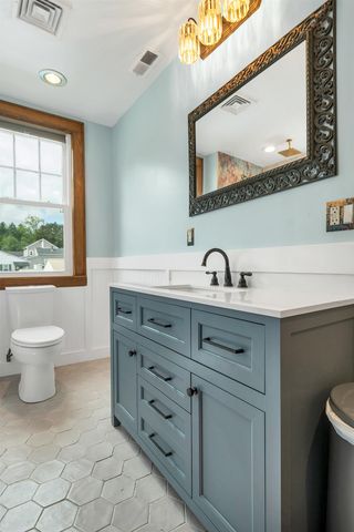 17 Desaulnier Street, Goffstown, NH 03045