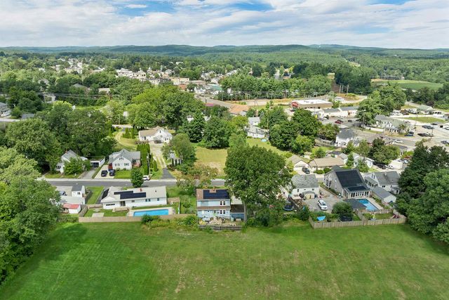 17 Desaulnier Street, Goffstown, NH 03045