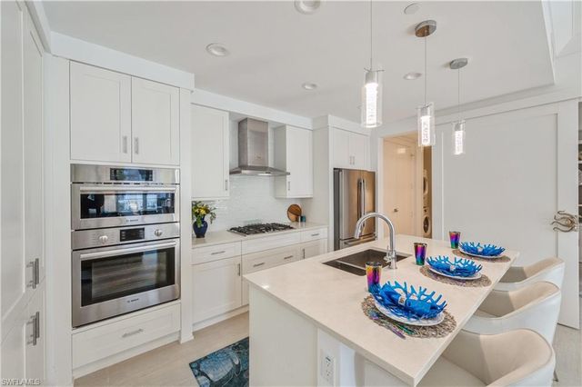 1135 3rd AVE S 304, Naples, FL 34102