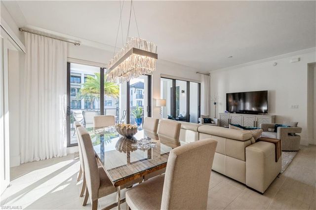 1135 3rd AVE S 304, Naples, FL 34102