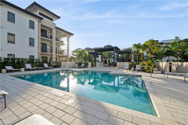 1135 3rd AVE S 304, Naples, FL 34102
