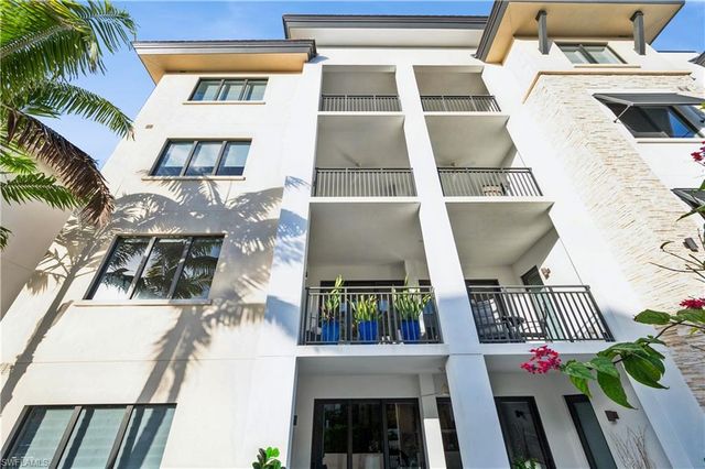 1135 3rd AVE S 304, Naples, FL 34102