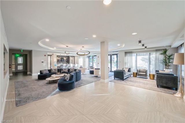 1135 3rd AVE S 304, Naples, FL 34102