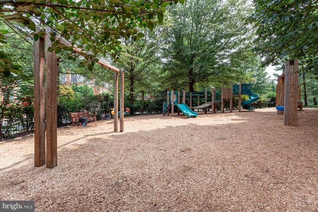 3911 IVY TERRACE CT NW, Washington, DC 20007