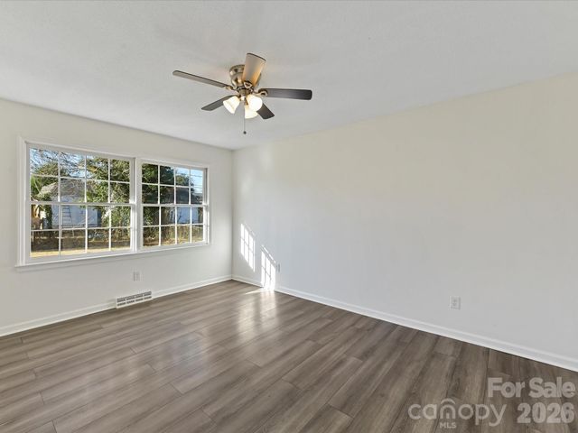 4008 Dunwoody Drive, Charlotte, NC 28215