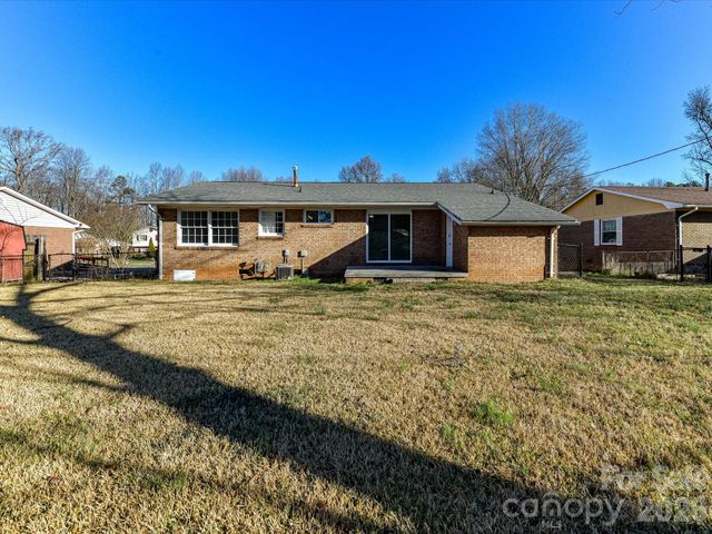 4008 Dunwoody Drive, Charlotte, NC 28215