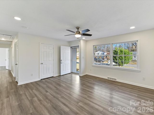 4008 Dunwoody Drive, Charlotte, NC 28215