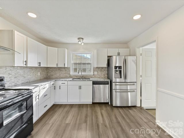 4008 Dunwoody Drive, Charlotte, NC 28215