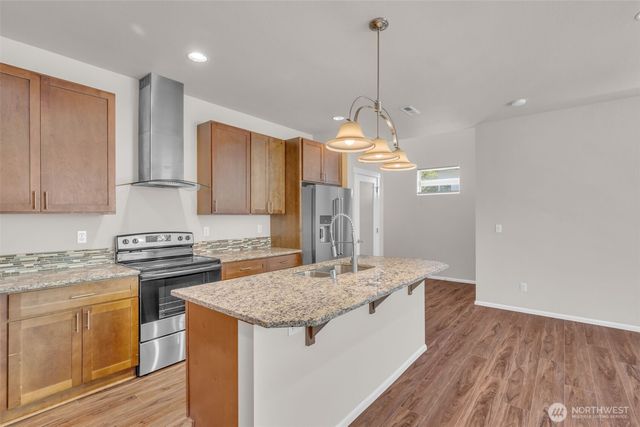 2142 S 263rd Street, Des Moines, WA 98198