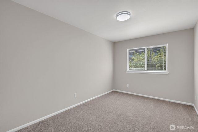 2142 S 263rd Street, Des Moines, WA 98198