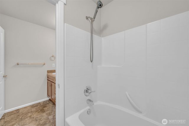 2142 S 263rd Street, Des Moines, WA 98198