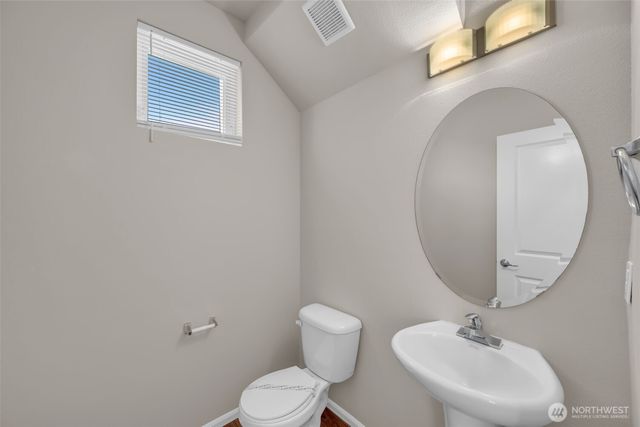 2142 S 263rd Street, Des Moines, WA 98198