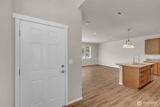 2142 S 263rd Street, Des Moines, WA 98198