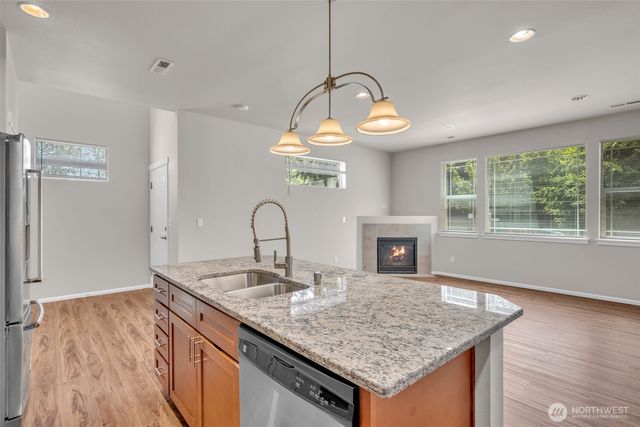2142 S 263rd Street, Des Moines, WA 98198