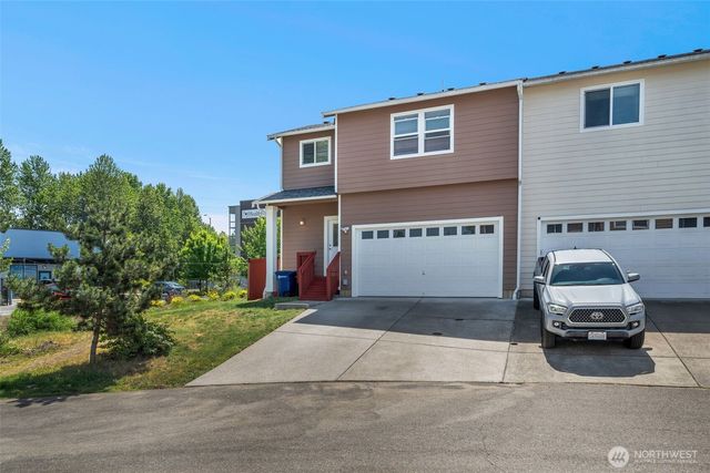 2142 S 263rd Street, Des Moines, WA 98198