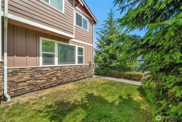 2142 S 263rd Street, Des Moines, WA 98198