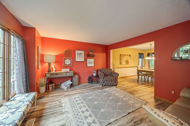 1948 NW 88th Court, Clive, IA 50325