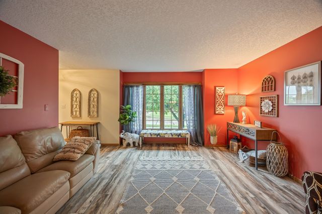1948 NW 88th Court, Clive, IA 50325