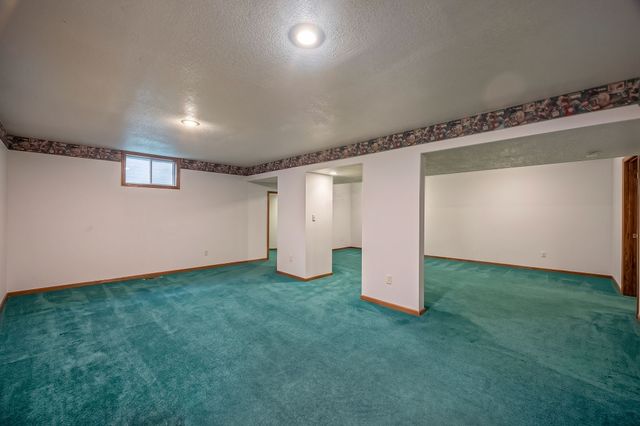 1948 NW 88th Court, Clive, IA 50325