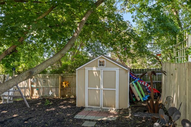 1948 NW 88th Court, Clive, IA 50325