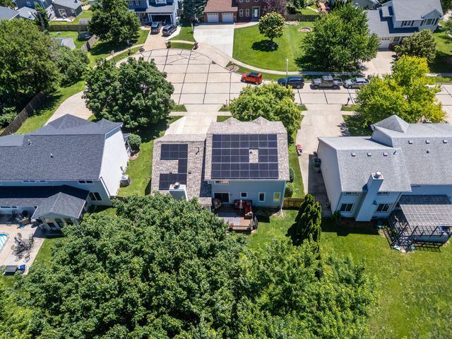 1948 NW 88th Court, Clive, IA 50325