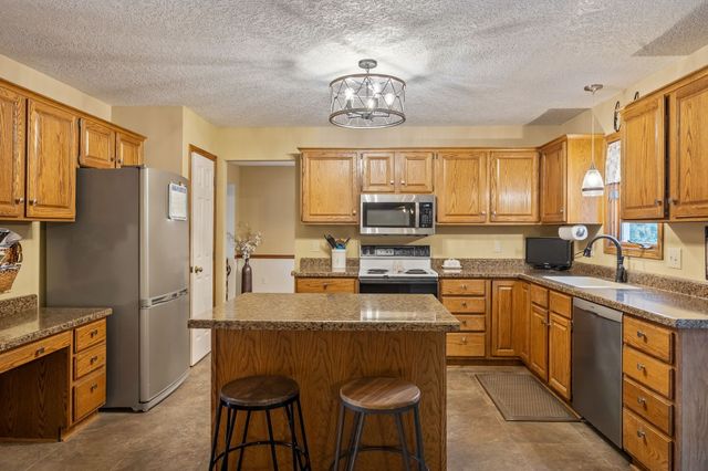 1948 NW 88th Court, Clive, IA 50325