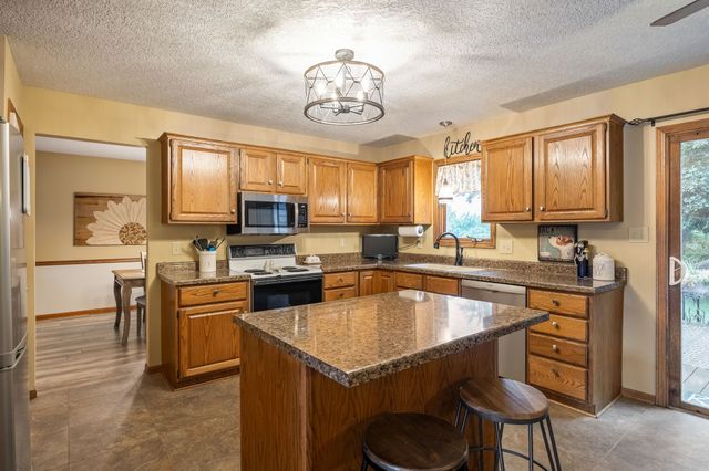 1948 NW 88th Court, Clive, IA 50325