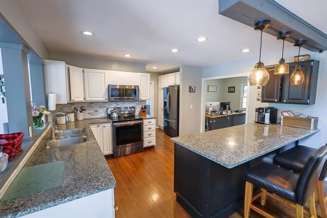 15 Pinewood Drive, Amherst, NH 03031
