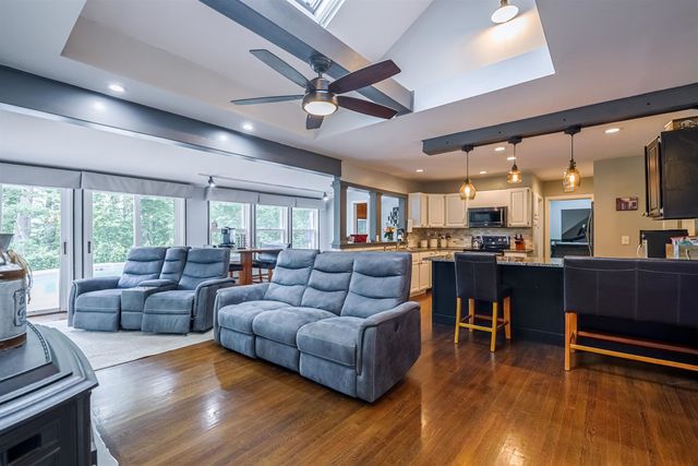 15 Pinewood Drive, Amherst, NH 03031